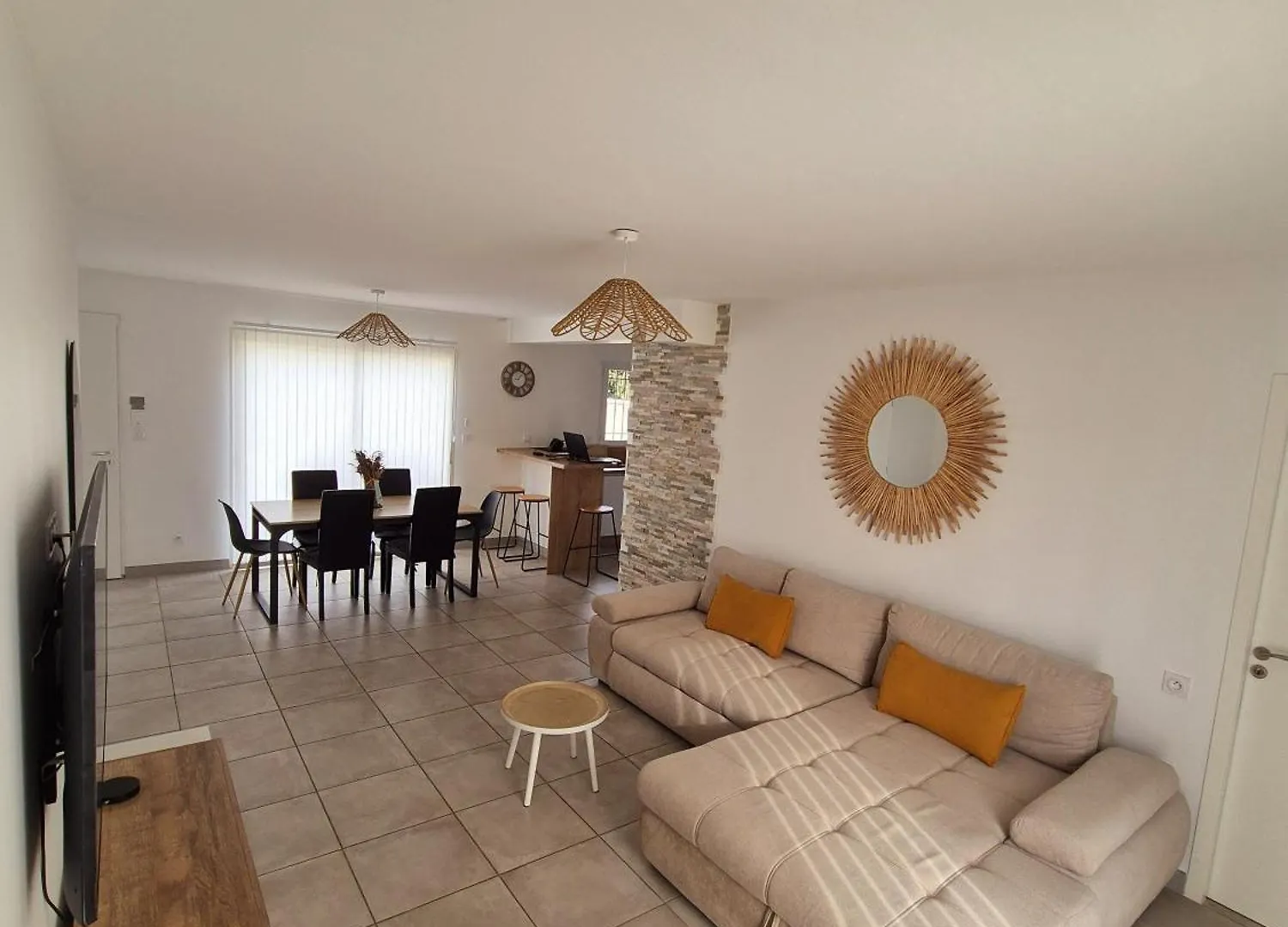 ארל Maison Virginie צרפת
